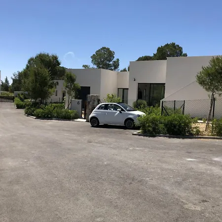 Acacia Villa *